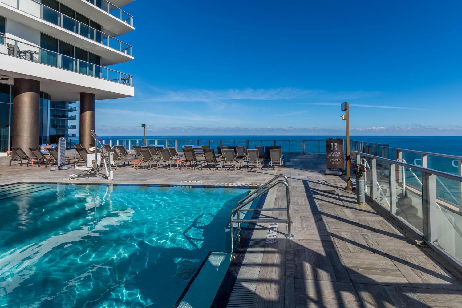 Wake Up To The Sound Of Waves In A Stylish Condo In A Luxury Resort Χόλιγουντ Εξωτερικό φωτογραφία