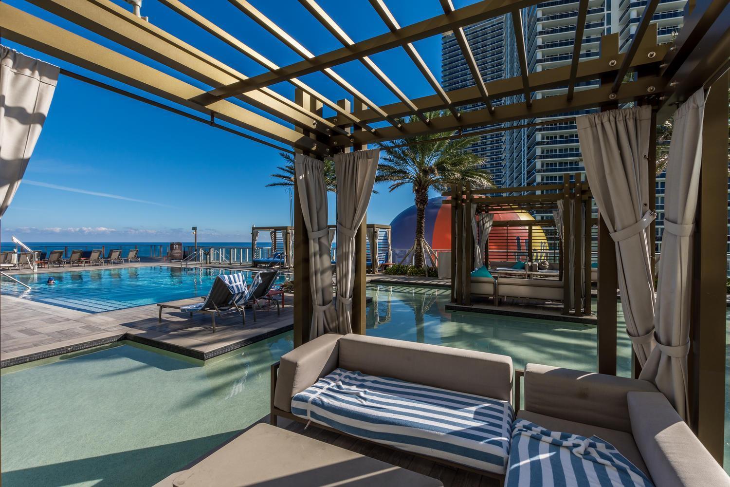 Wake Up To The Sound Of Waves In A Stylish Condo In A Luxury Resort Χόλιγουντ Εξωτερικό φωτογραφία