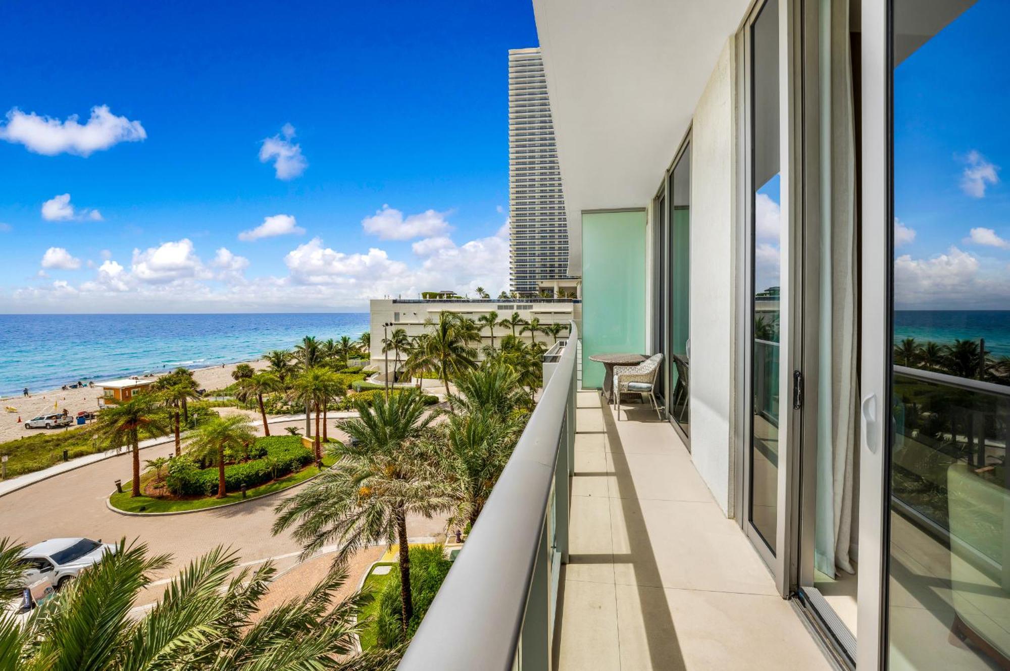 Wake Up To The Sound Of Waves In A Stylish Condo In A Luxury Resort Χόλιγουντ Εξωτερικό φωτογραφία