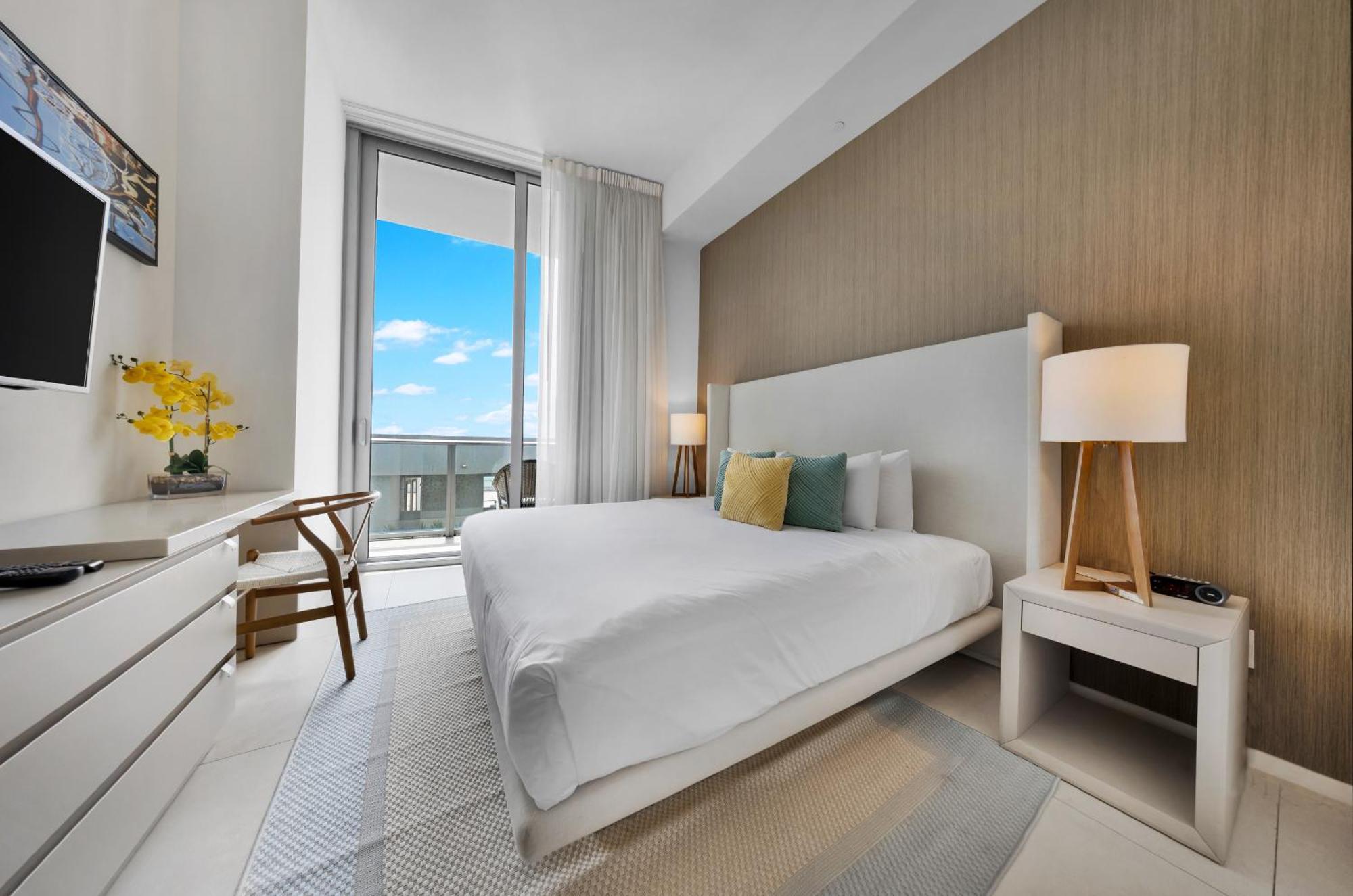 Wake Up To The Sound Of Waves In A Stylish Condo In A Luxury Resort Χόλιγουντ Εξωτερικό φωτογραφία