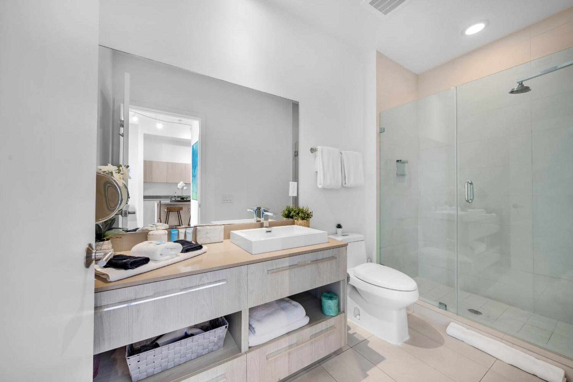 Wake Up To The Sound Of Waves In A Stylish Condo In A Luxury Resort Χόλιγουντ Εξωτερικό φωτογραφία