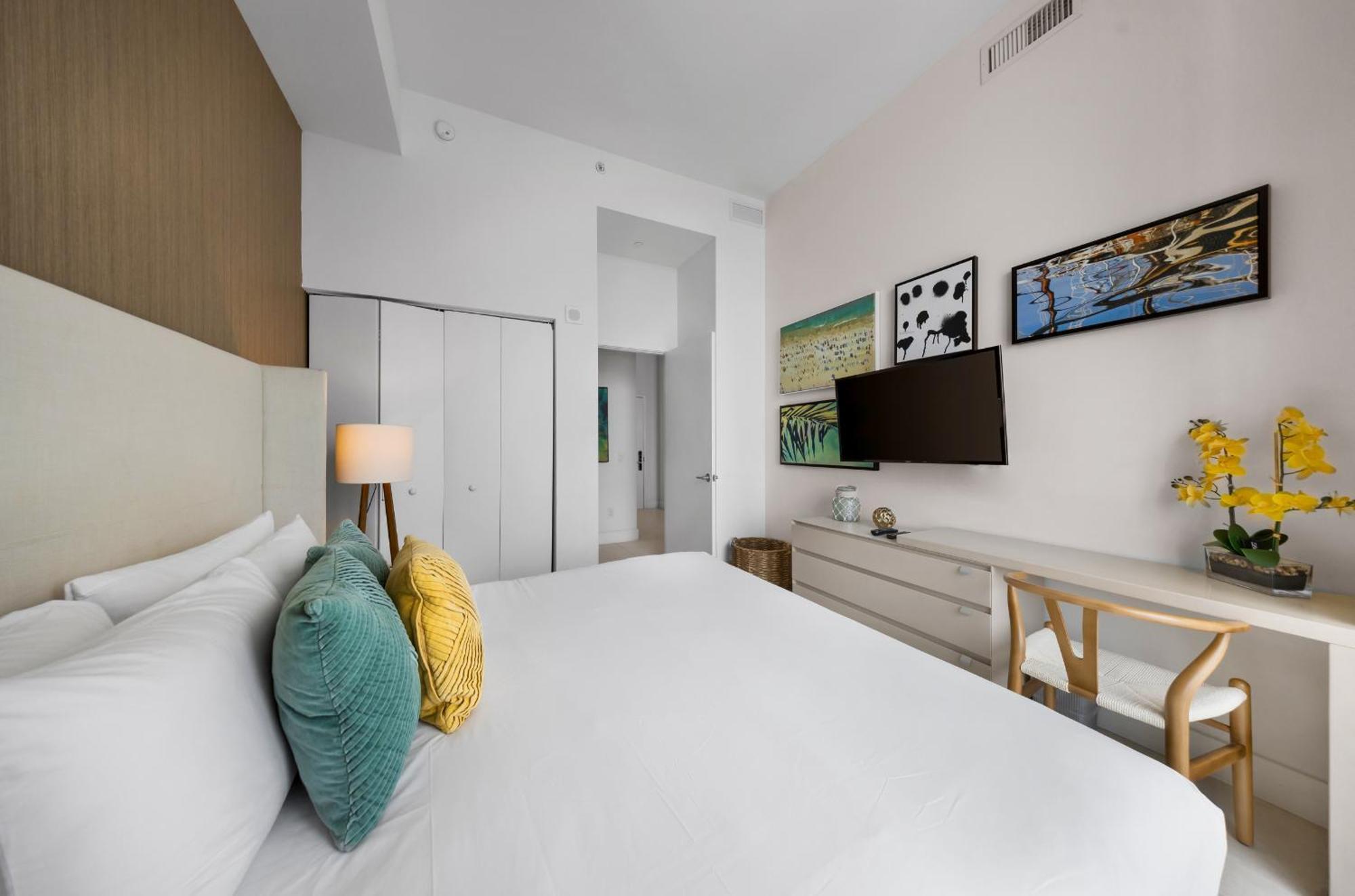 Wake Up To The Sound Of Waves In A Stylish Condo In A Luxury Resort Χόλιγουντ Εξωτερικό φωτογραφία