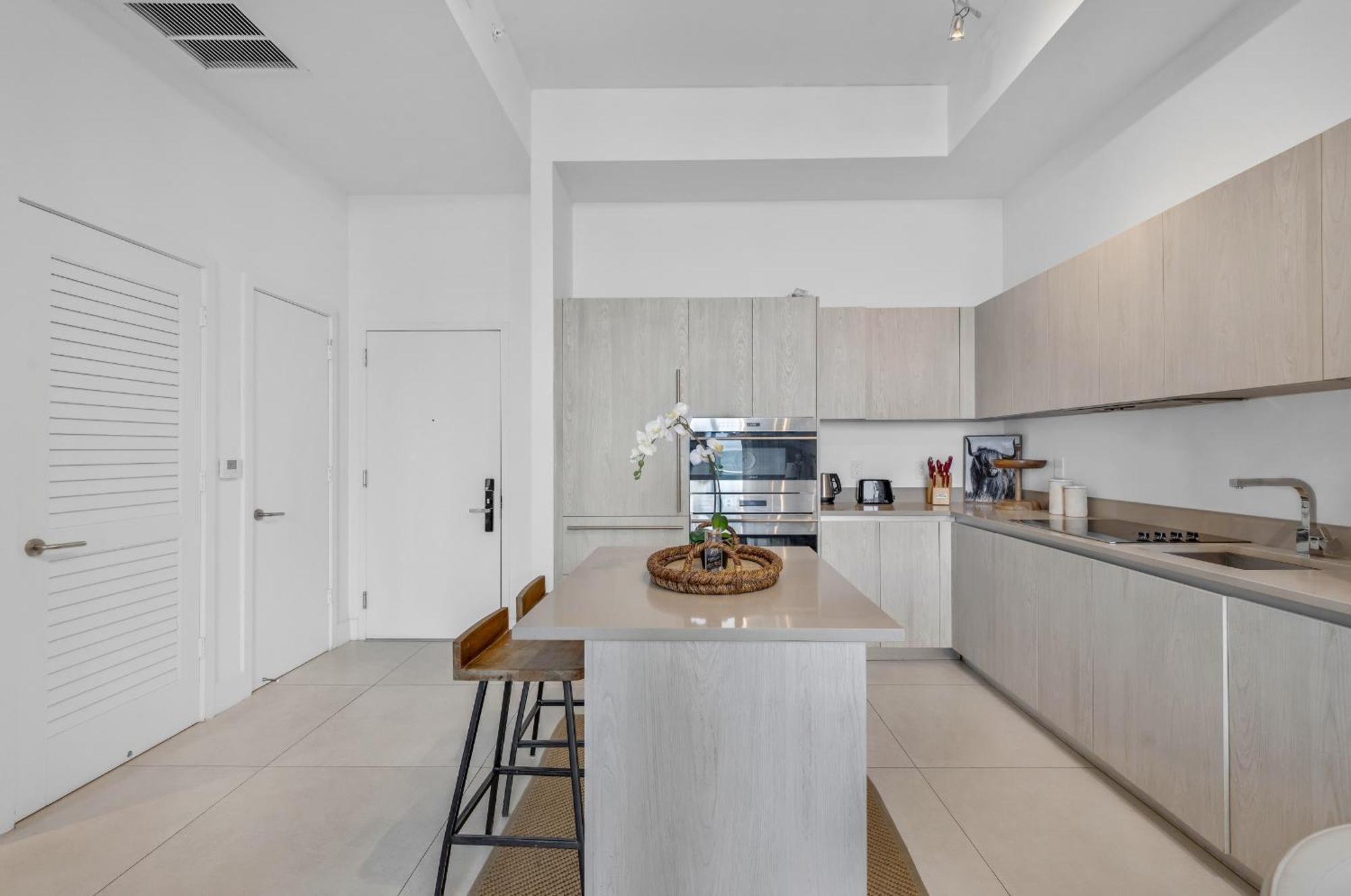 Wake Up To The Sound Of Waves In A Stylish Condo In A Luxury Resort Χόλιγουντ Εξωτερικό φωτογραφία